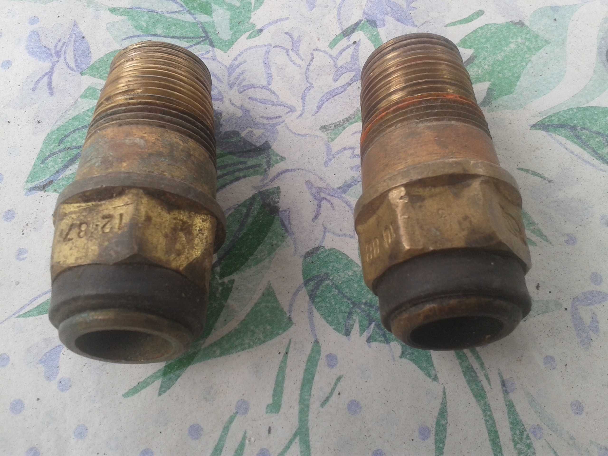 Арматура туристического газового баллона .Клапан.