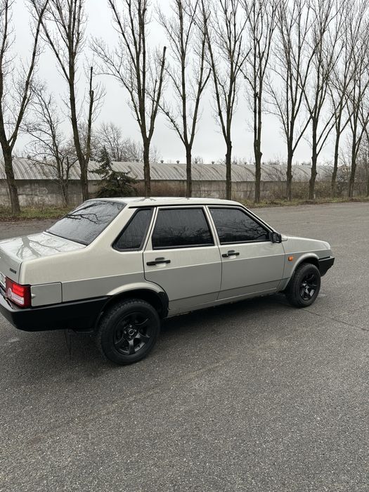 Продам ваз 2199 1.6 бензин