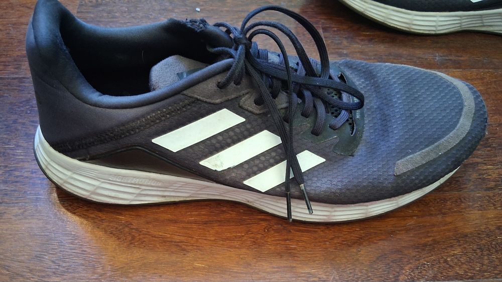 Sapatilhas Adidas desportivas