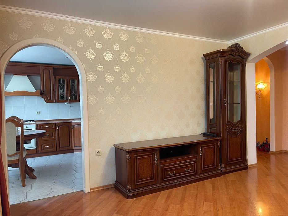 ПРОДАЖ 3к.квартири для сім'ї — ВИСТАВКА, ВУЛ. МАЗУРА, 18/2