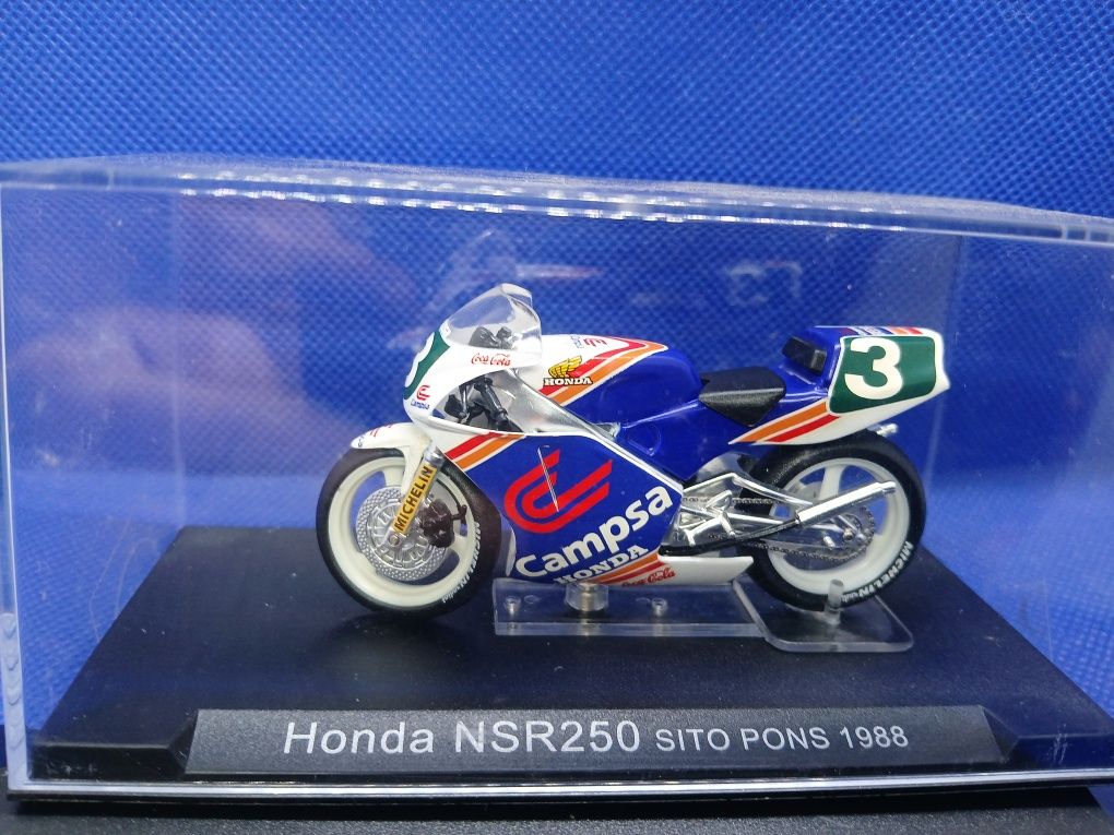 Miniaturas  de Moto GP  escala 1:23 8 Modelos diferentes