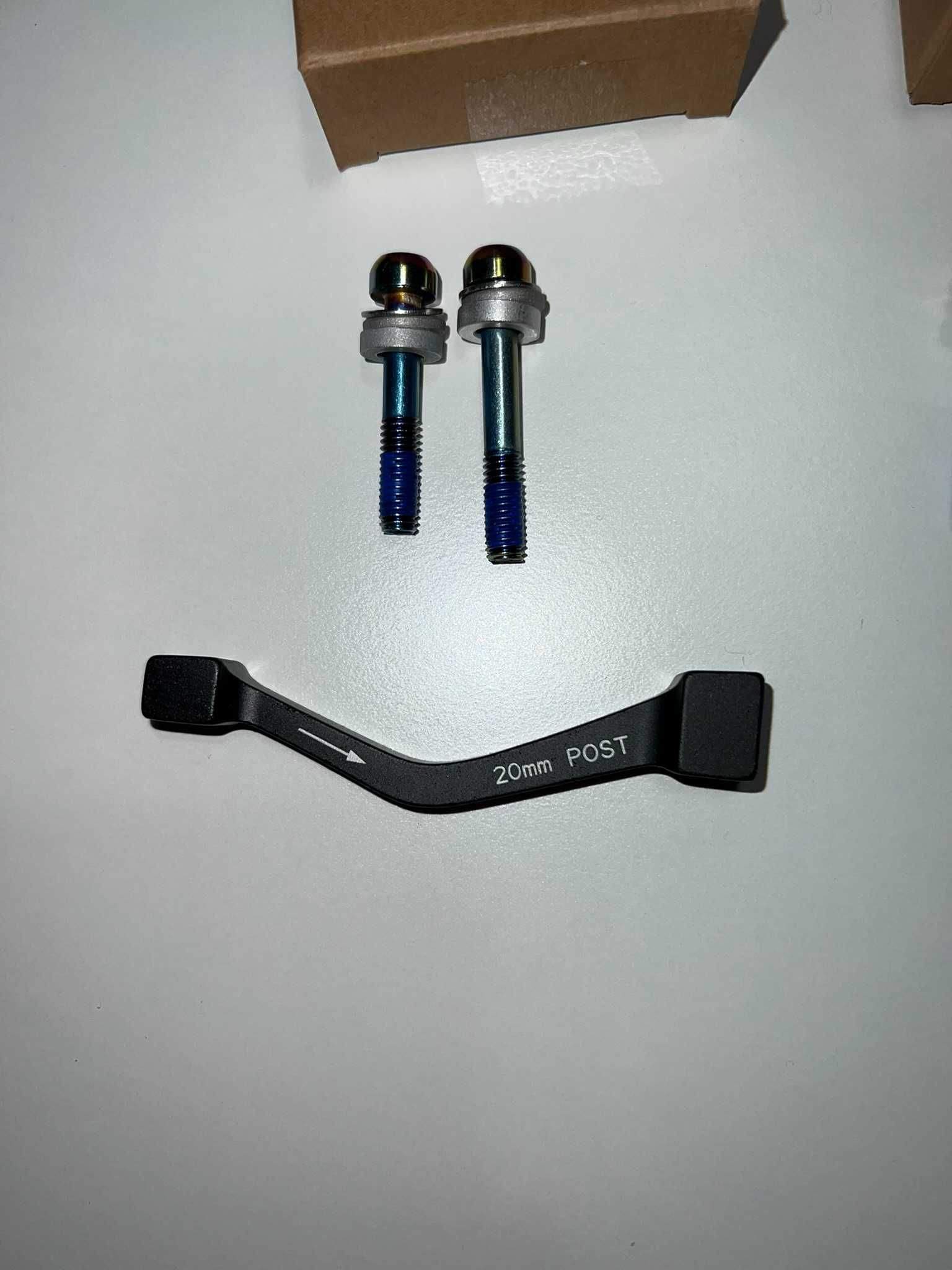 Adapter hamulca SRAM 20P Post Mount rainbow