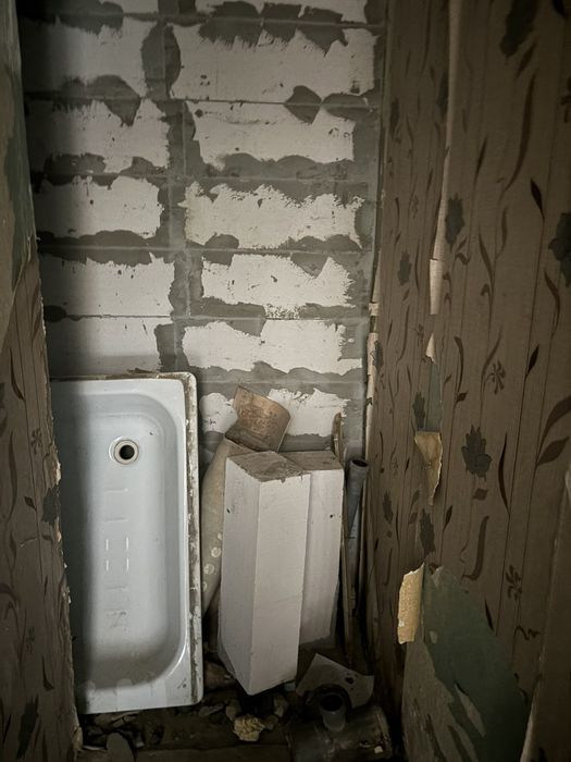 Продаю 2 кімнати у гуртожитку