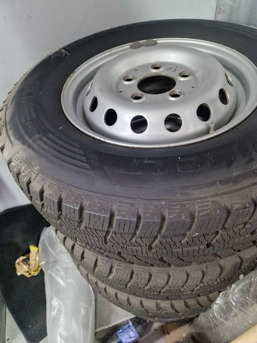 Зимні шини 225/70/15с
