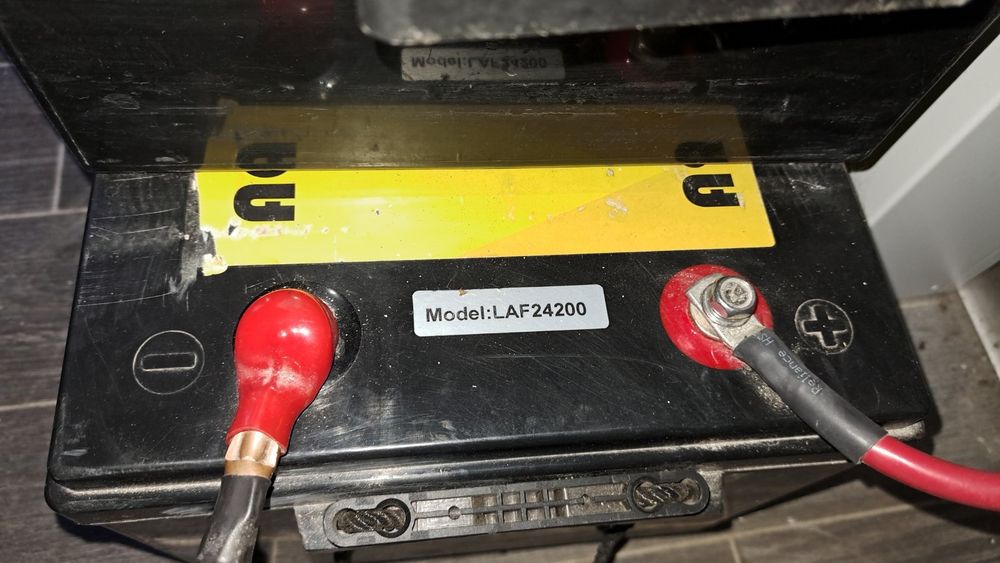 LiFePO₄ батарея Acconic A200-24, 25.6V 200Ah — отличное состояние