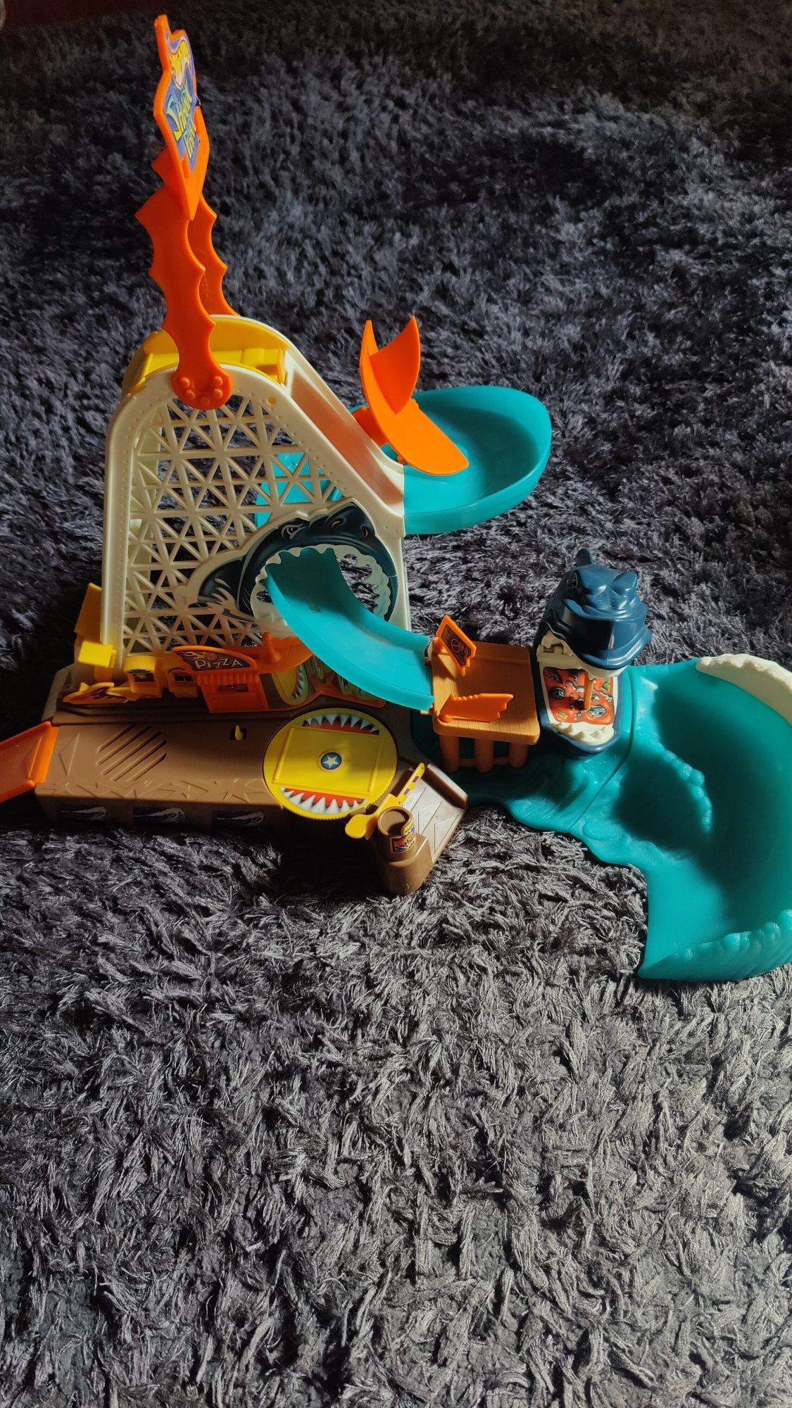 Hotwheels Shark Park