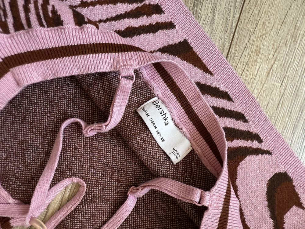 Top bluzka na ramiączkach sweterkowa Stradivarius