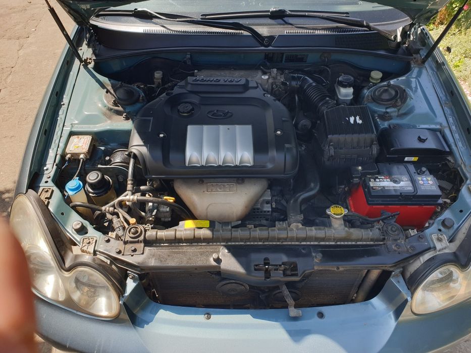 Хундай соната 2004 року