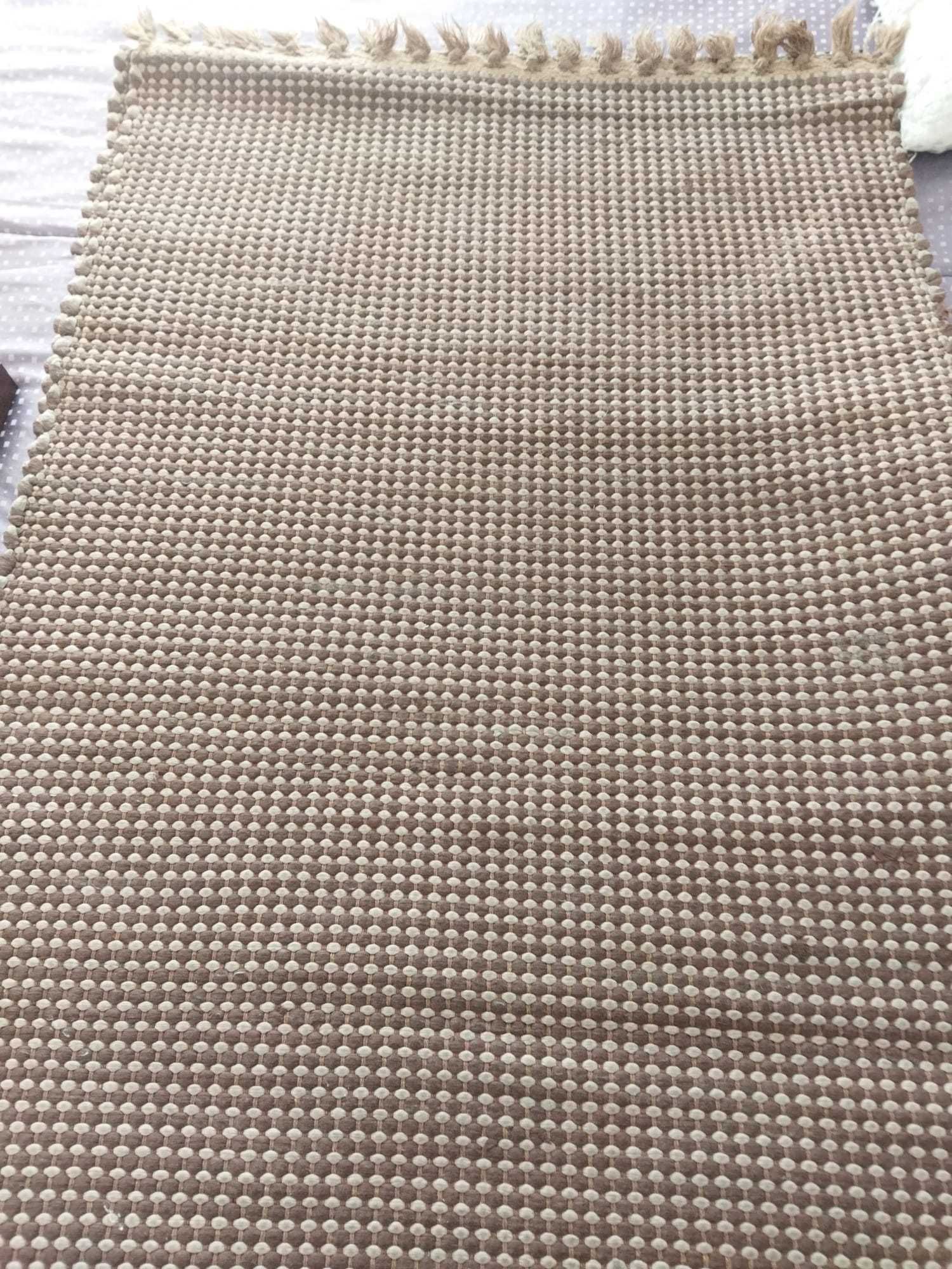 Vendo carpete 7€ com 5 metros comprimento