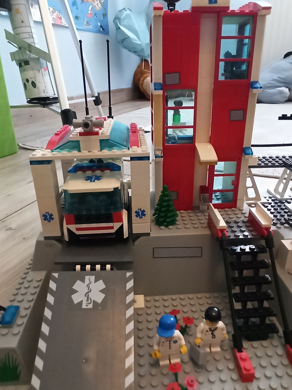 LEGO City 7892 Szpital - rozszerzony (7890, 7902, 7903)