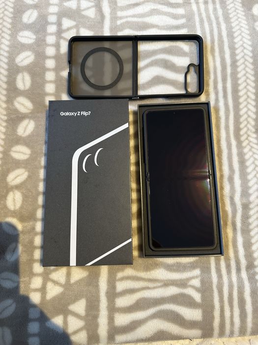 Telefon Samsung Galaxy Z Flip 7 12GB/512GB jetblack czarny NOWY