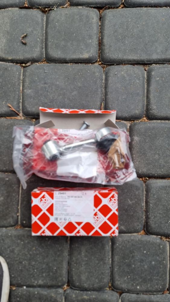 Kompket wahaczy na tyl  wv jetta  nowe!!