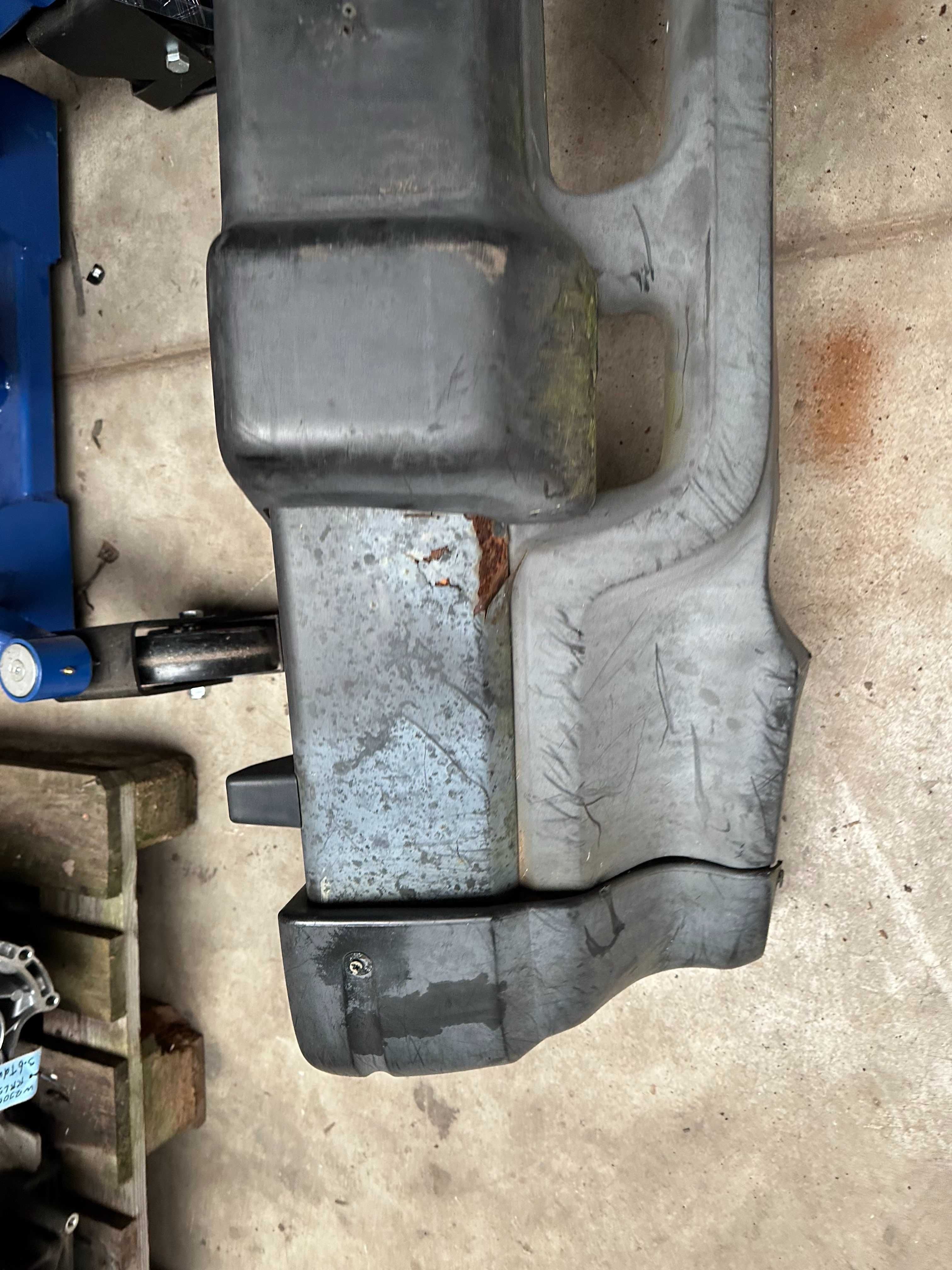 Land Rover Discovery 300 Parachoques completo