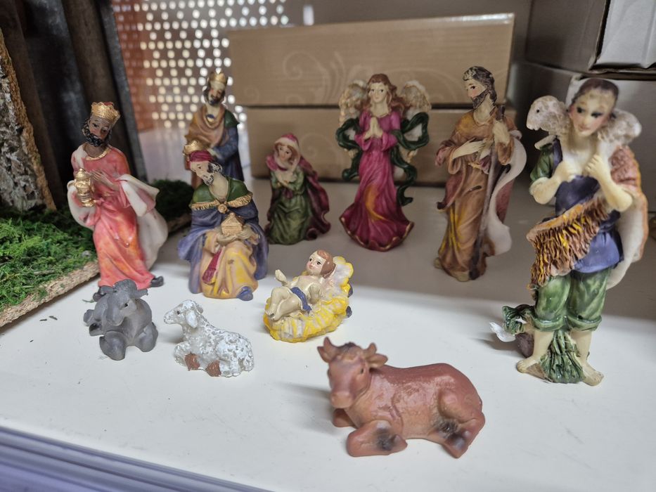 Figurki bożonarodzeniowe do szopki żłóbka 11 sztuk, do 9 cm