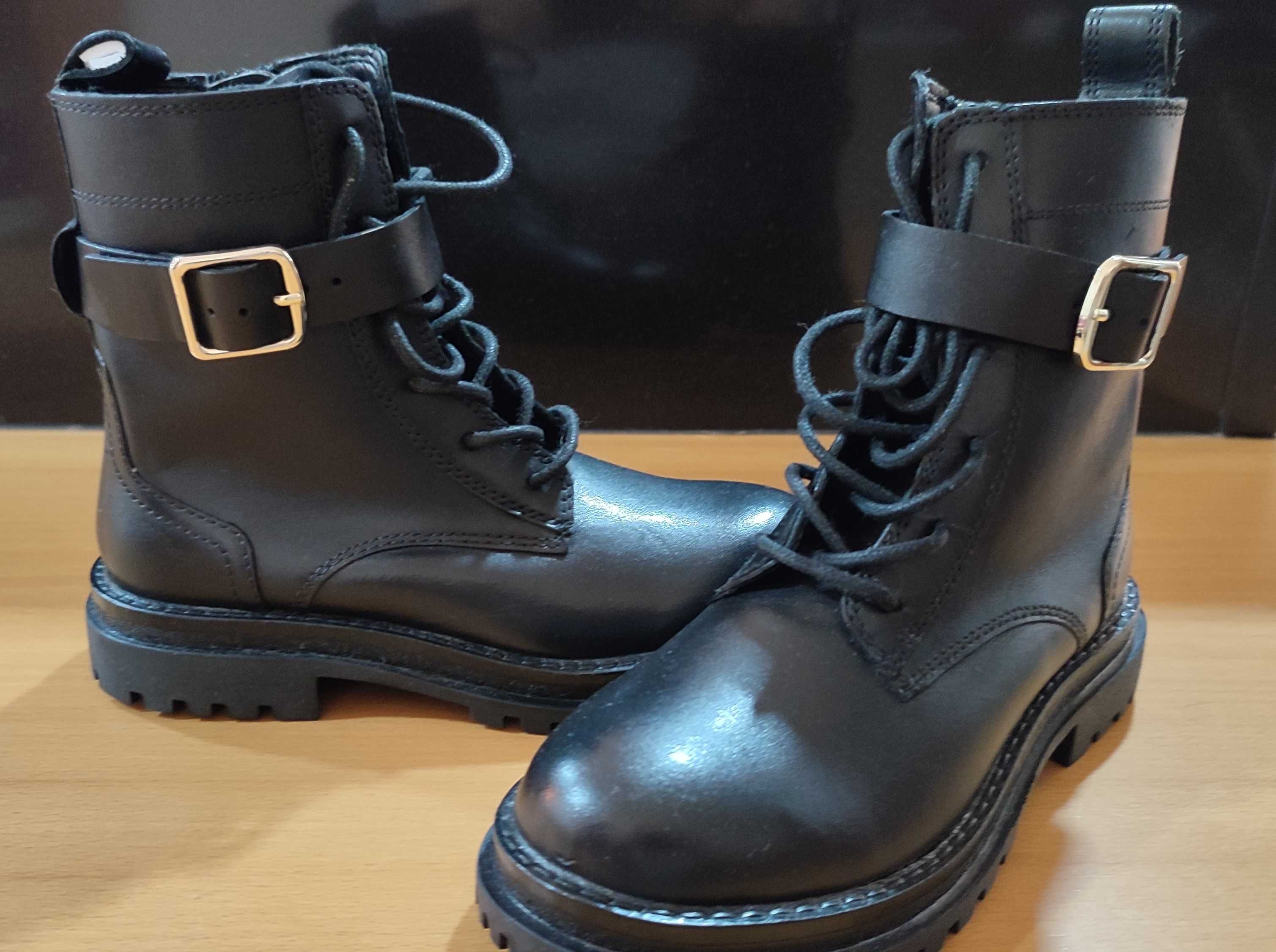 Botas pretas com atacadores - tamanho 30 - ZARA - NOVAS - 10 €