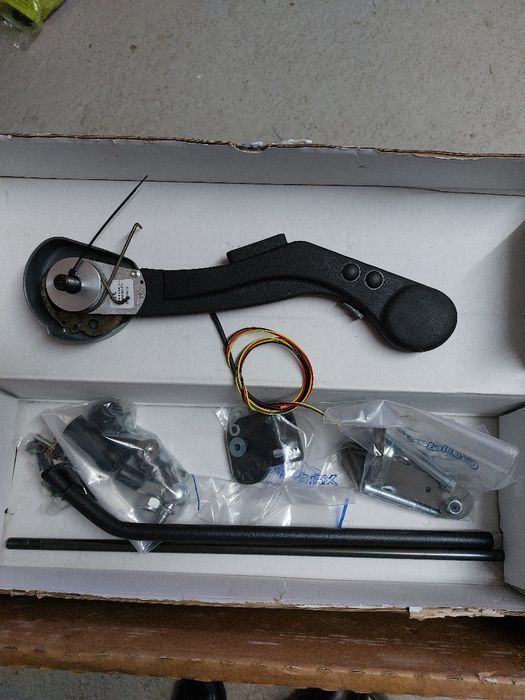 Adaptaçâo acelerador e travâo manual