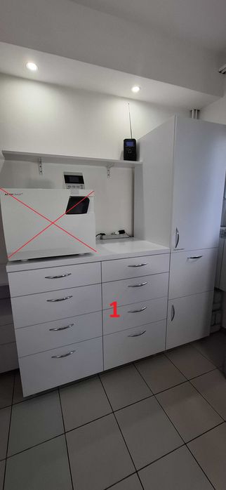 Zestaw mebli + fotel elektryczny do salonu kosmetycznego