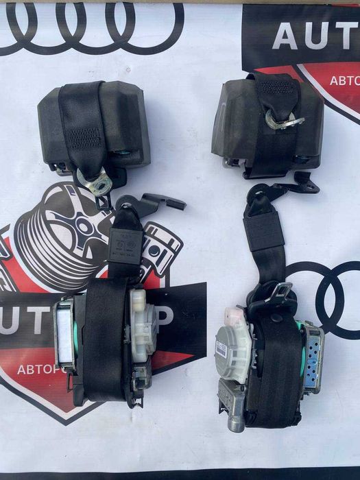Ремні безпеки перед Ауді Q5 правий 8A0857732 лівий 8R1857705J