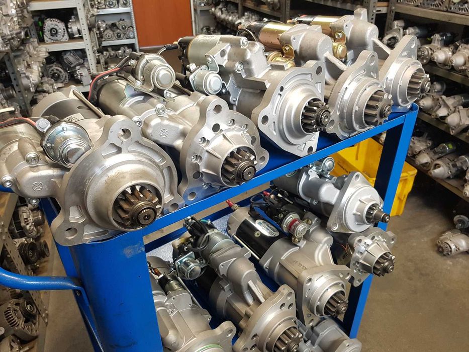 Rozrusznik Caterpillar alternator Liebherr Doosan ifa Komatsu Cummins
