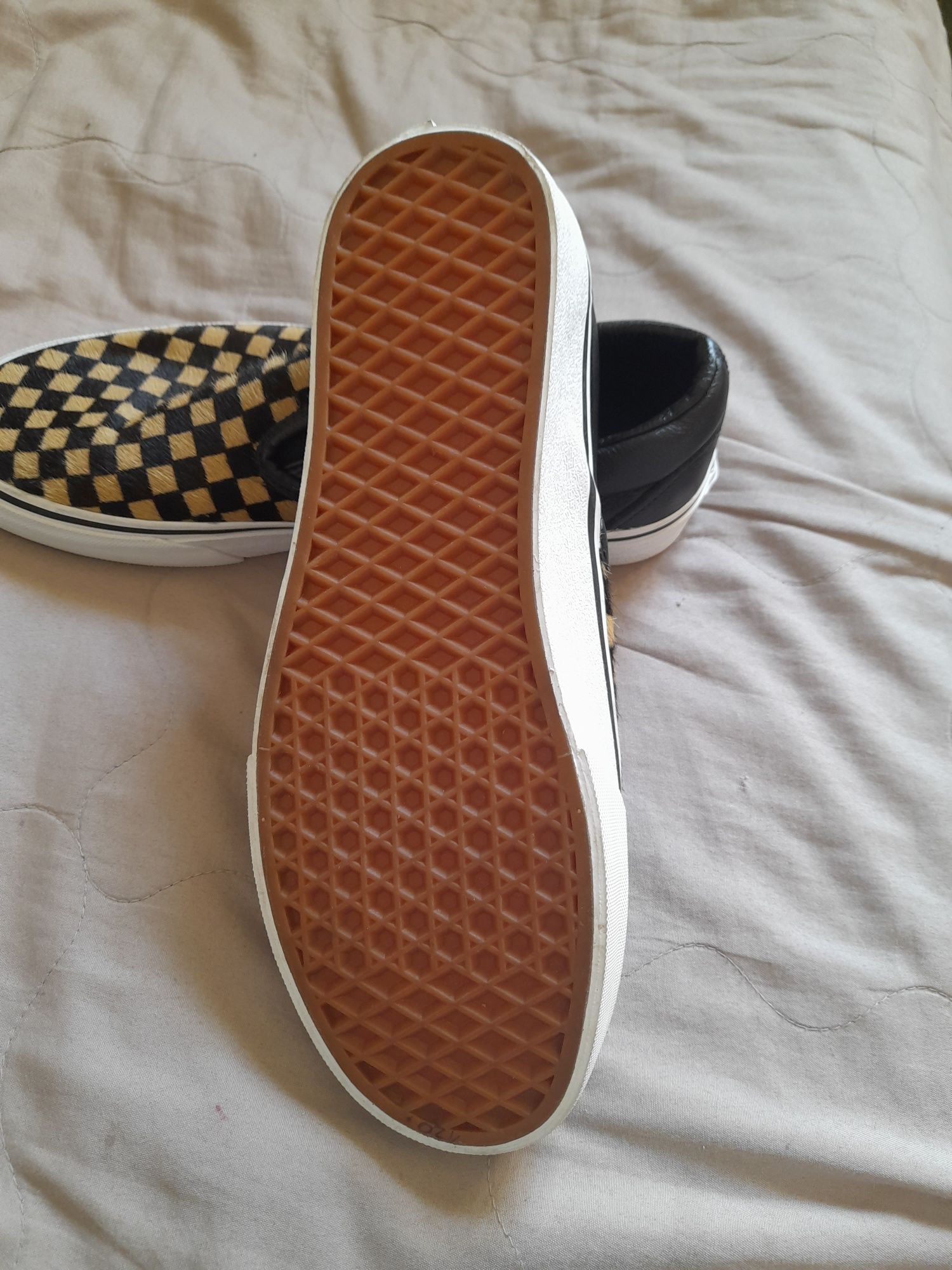 Vans  of  the  Wall  slip on