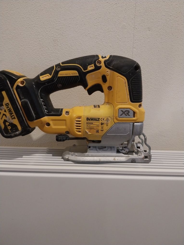 Wyrzynarka dewalt dcs 334