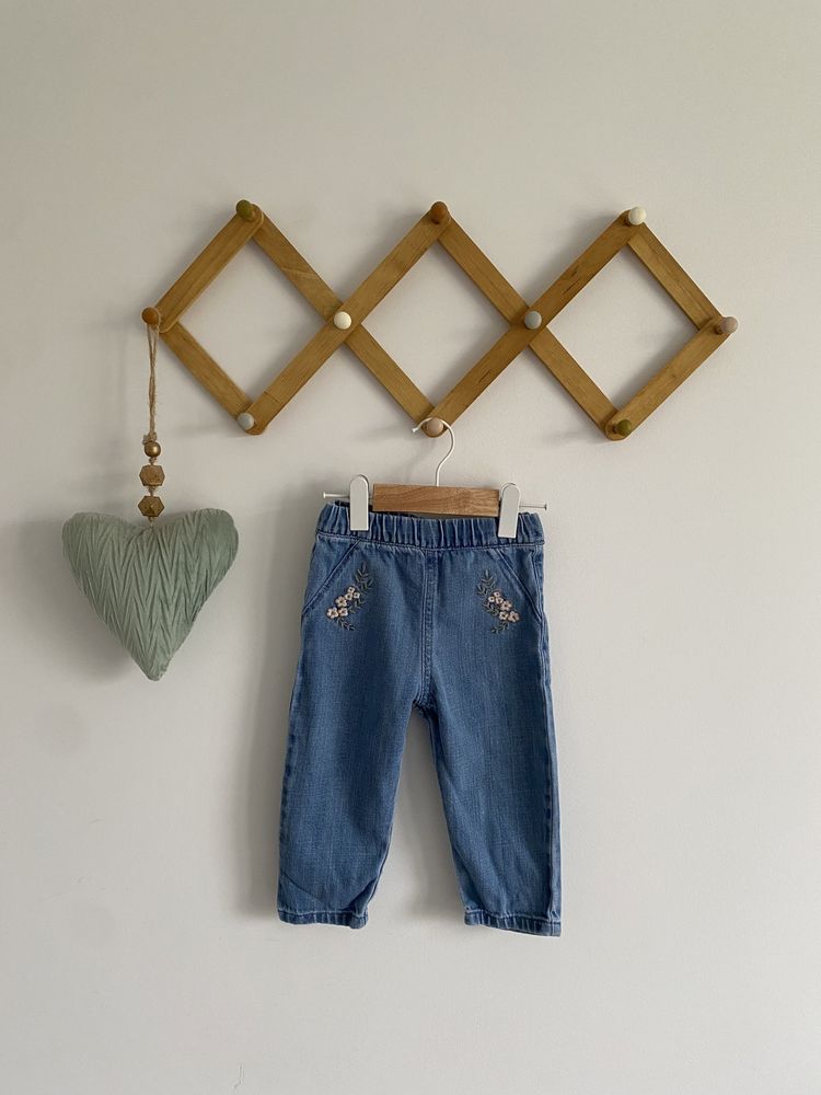 Spodnie jeansowe 80 niebieskie Marks & Spencer wyszywane kwiaty newbie
