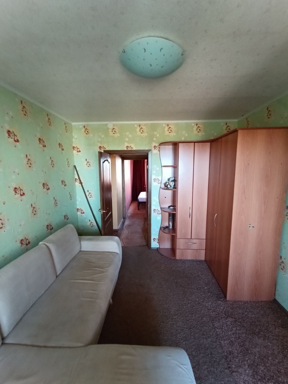 3-кімнатна на Карачунах з меблями