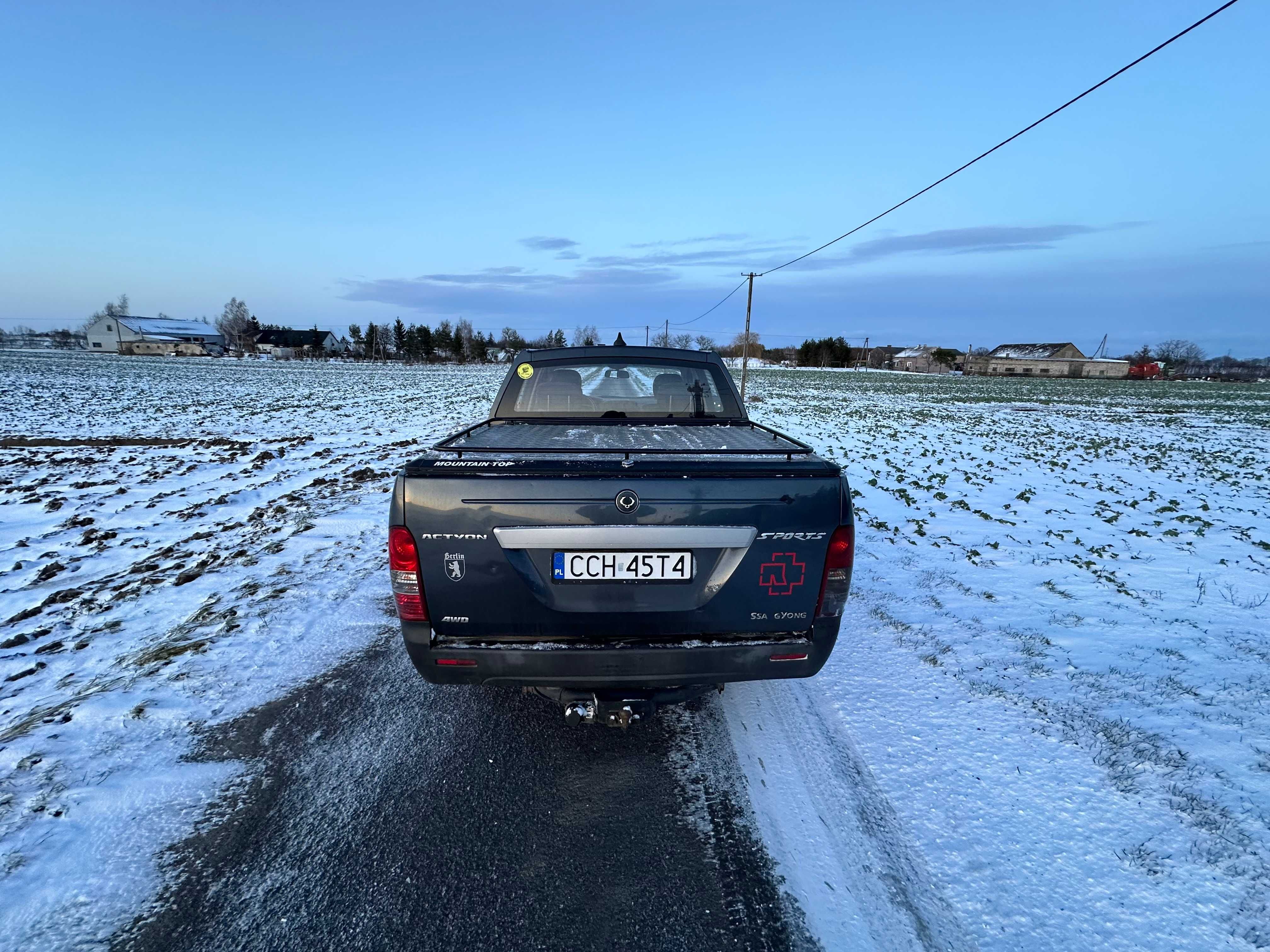 Samochód osobowy SsangYong pick up