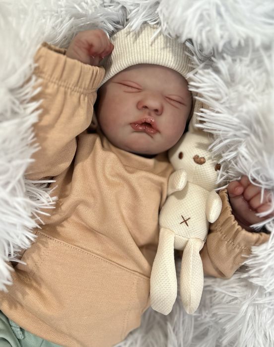 Bebé reborn feito à mão