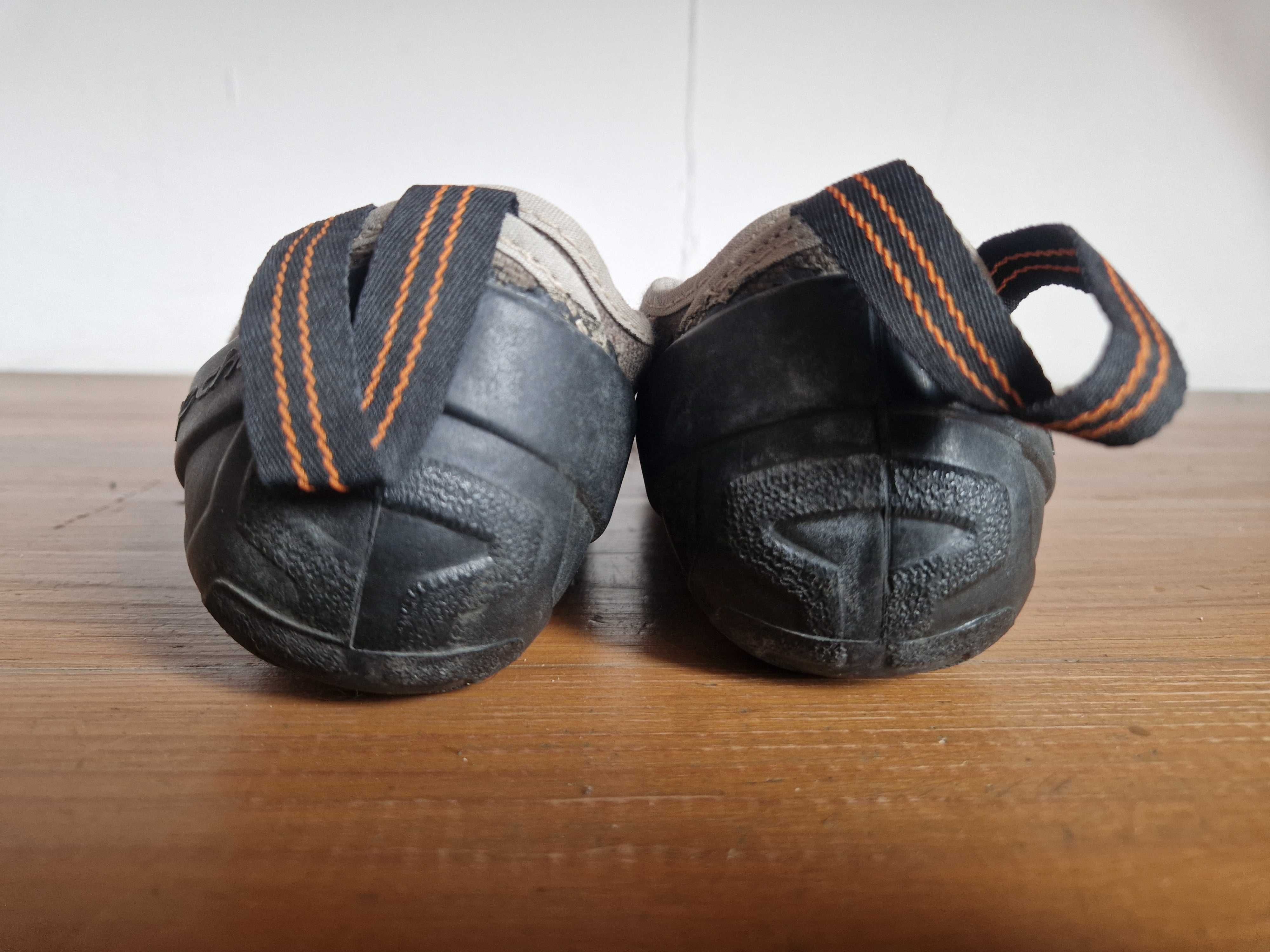 Buty wspinaczkowe Quechua twarde na rozmiar 35 - 22cm