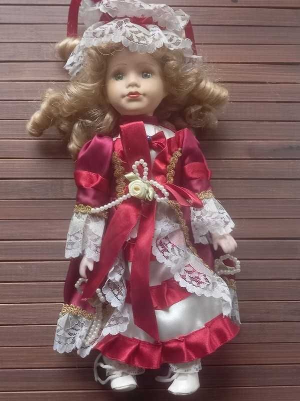 Kolekcjonerska porcelanowa lalka