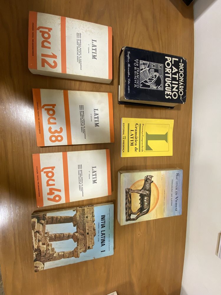 Livros para aprender latim