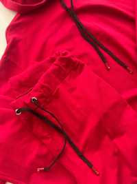 Czerwony komplet z koszulą i spodniami