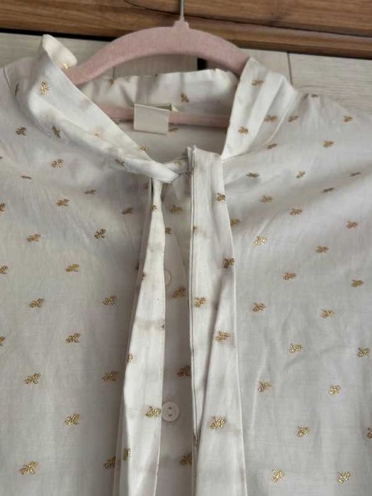 Elegancka biała bluzka ze złotą nitką  S