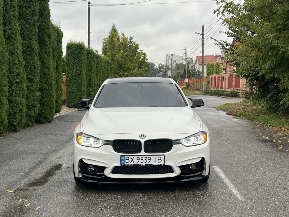 BMW f30 328i.