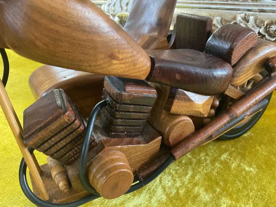 Mota em madeira decoração