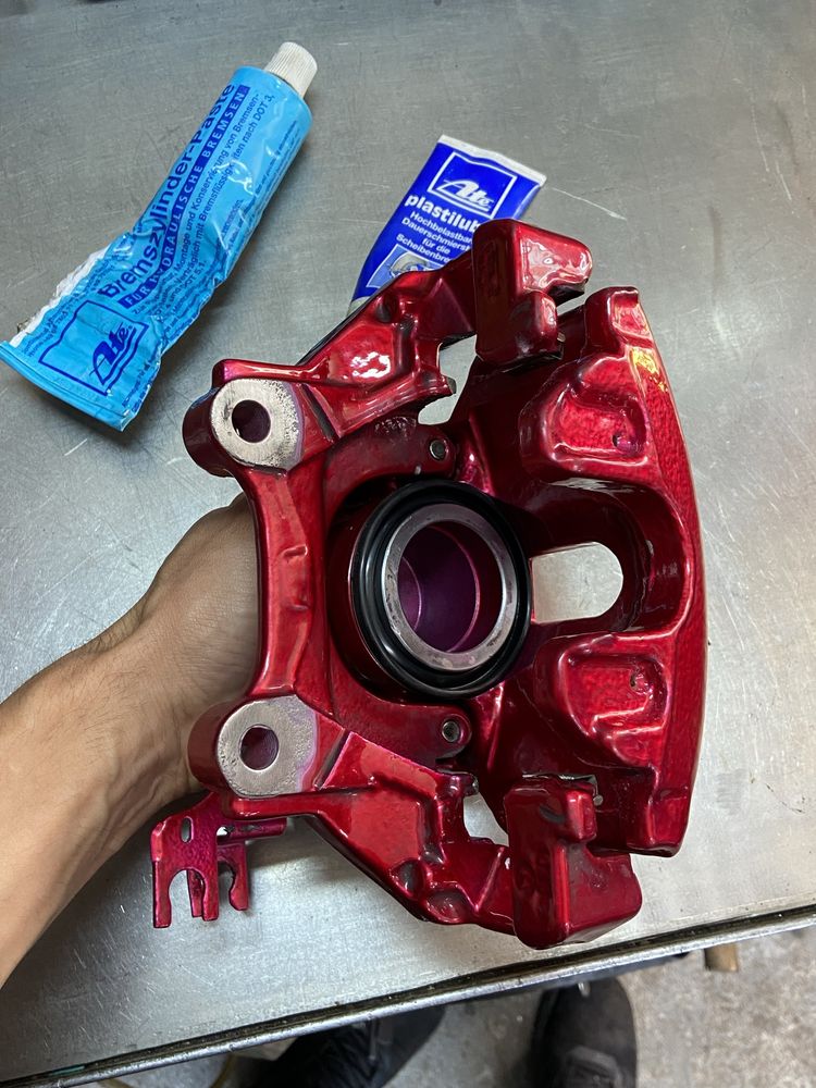 Суппорта Audi A4 B5 B6 B7, A6 C4 C5, passat b5, superb