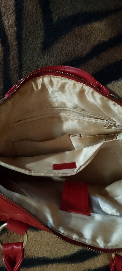 Продам женскую сумку