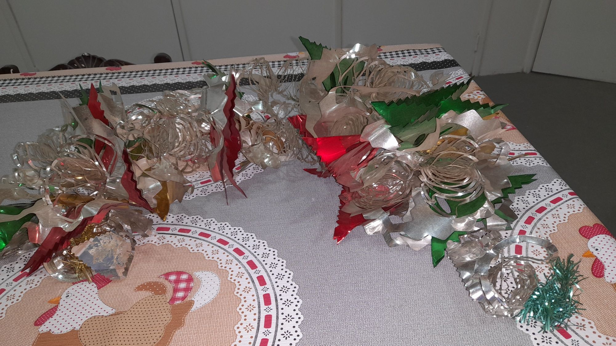2 Árvores Natal cor verde 1,20 m e 0,90 cm + Decoração + iluminação