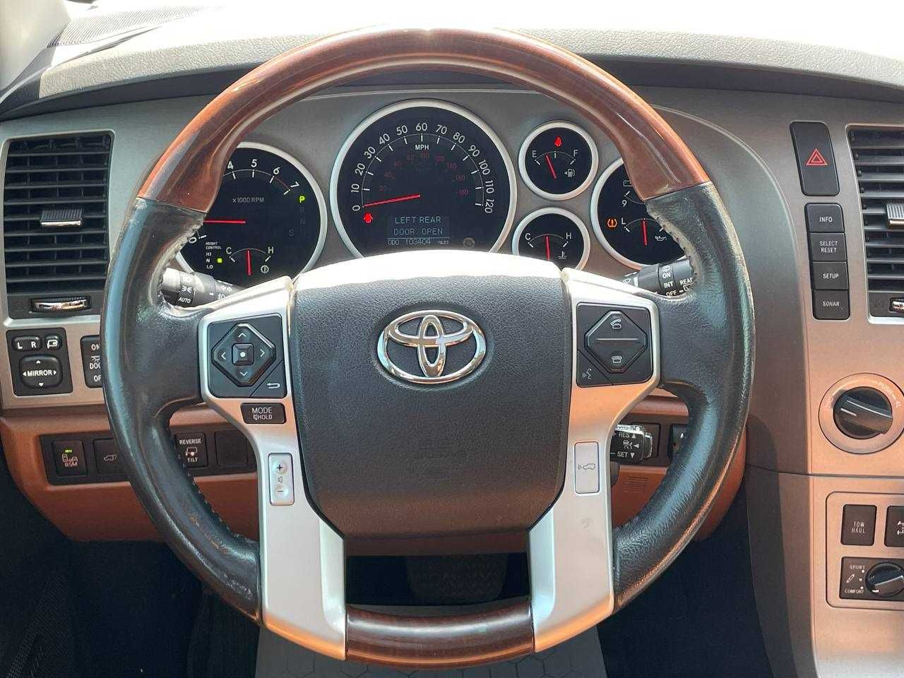 Toyota Sequoia 2016