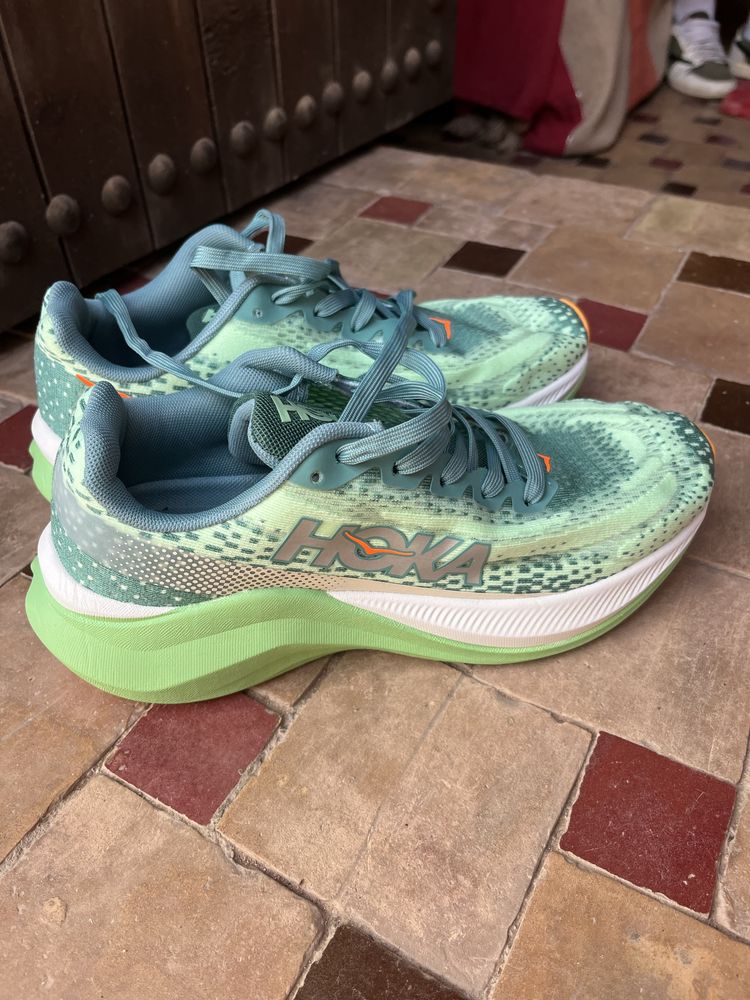 Tenis hoka novos