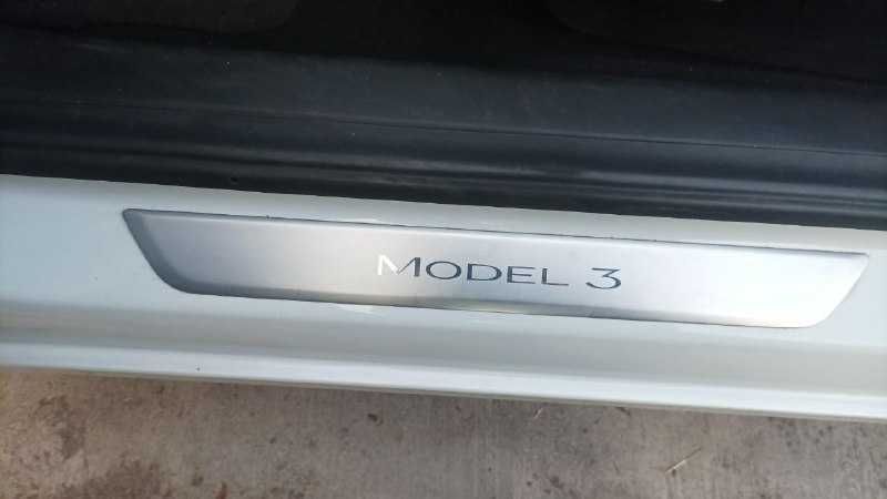 Tesla model 3, (100 км за 22 грн.)