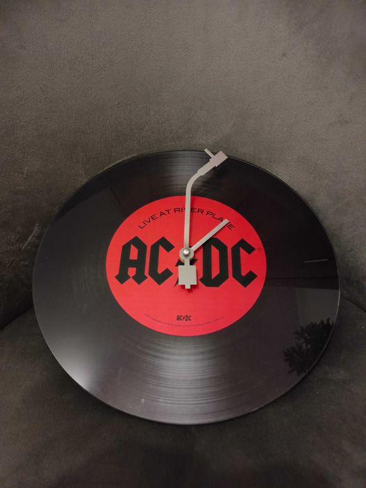 Zegar Ścienny AC/DC - Stylizowany na Płytę Winyl - Gadżet Fanowski