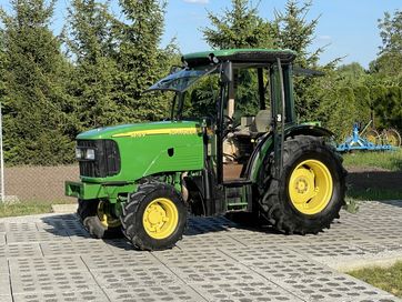 Ciągnik sadowniczy John Deere 5515 V Klimatyzacja Nowe opony