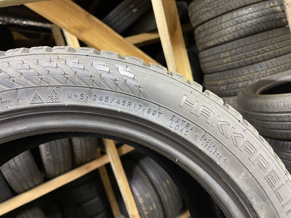 Шини зимові 245/45R17 NOKIAN Hakkapeliitta 10 2шт 8мм 23рік