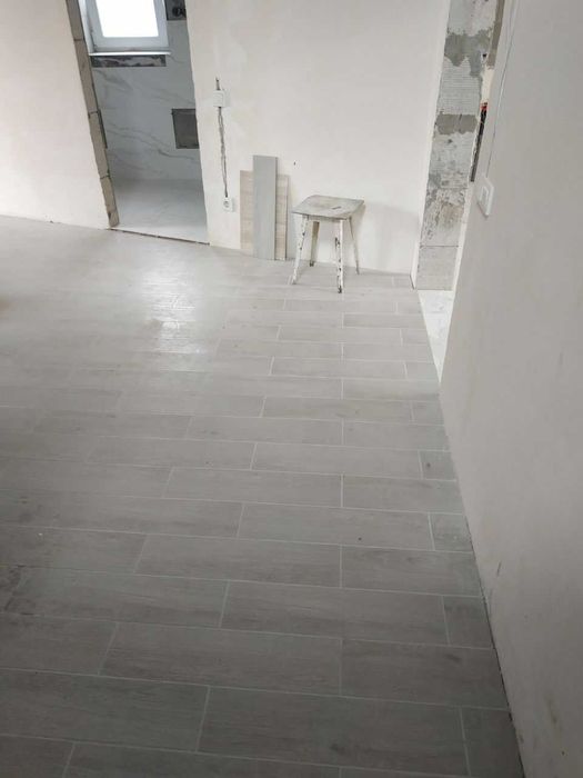 Дом Нерубайское. в центрі 2 поверхи  новий з усім пакетом документів