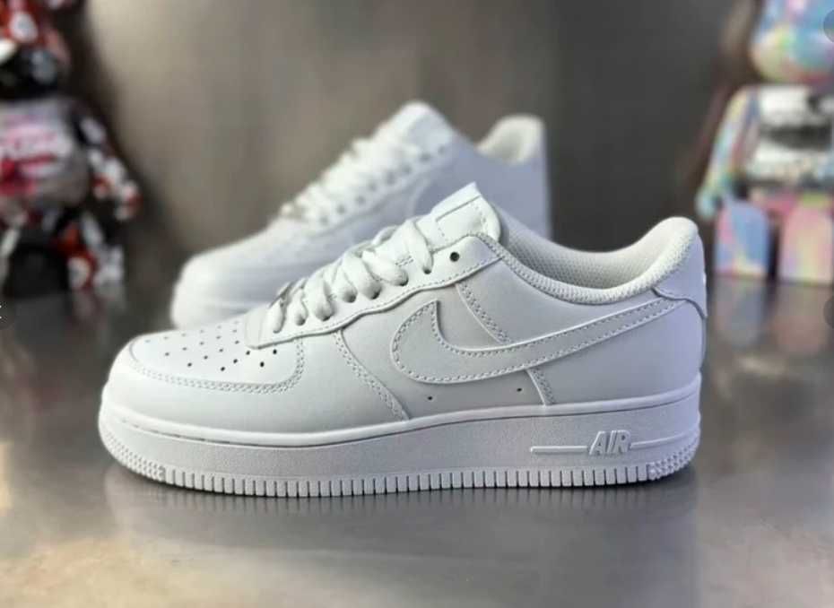 Buty meskie Mokasyny Nike_ Air_ Force_ 1_ Low '07_ Biały R.37.5