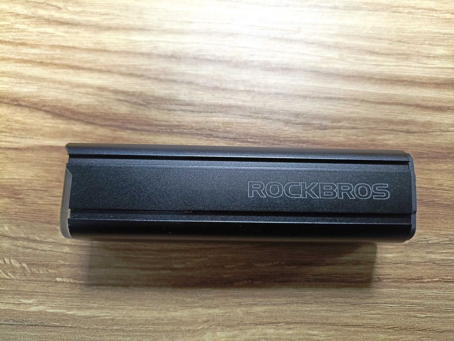 Przednia lampka rowerowa LED -  super jasna - 1000lm - ROCKBROS - NOWA