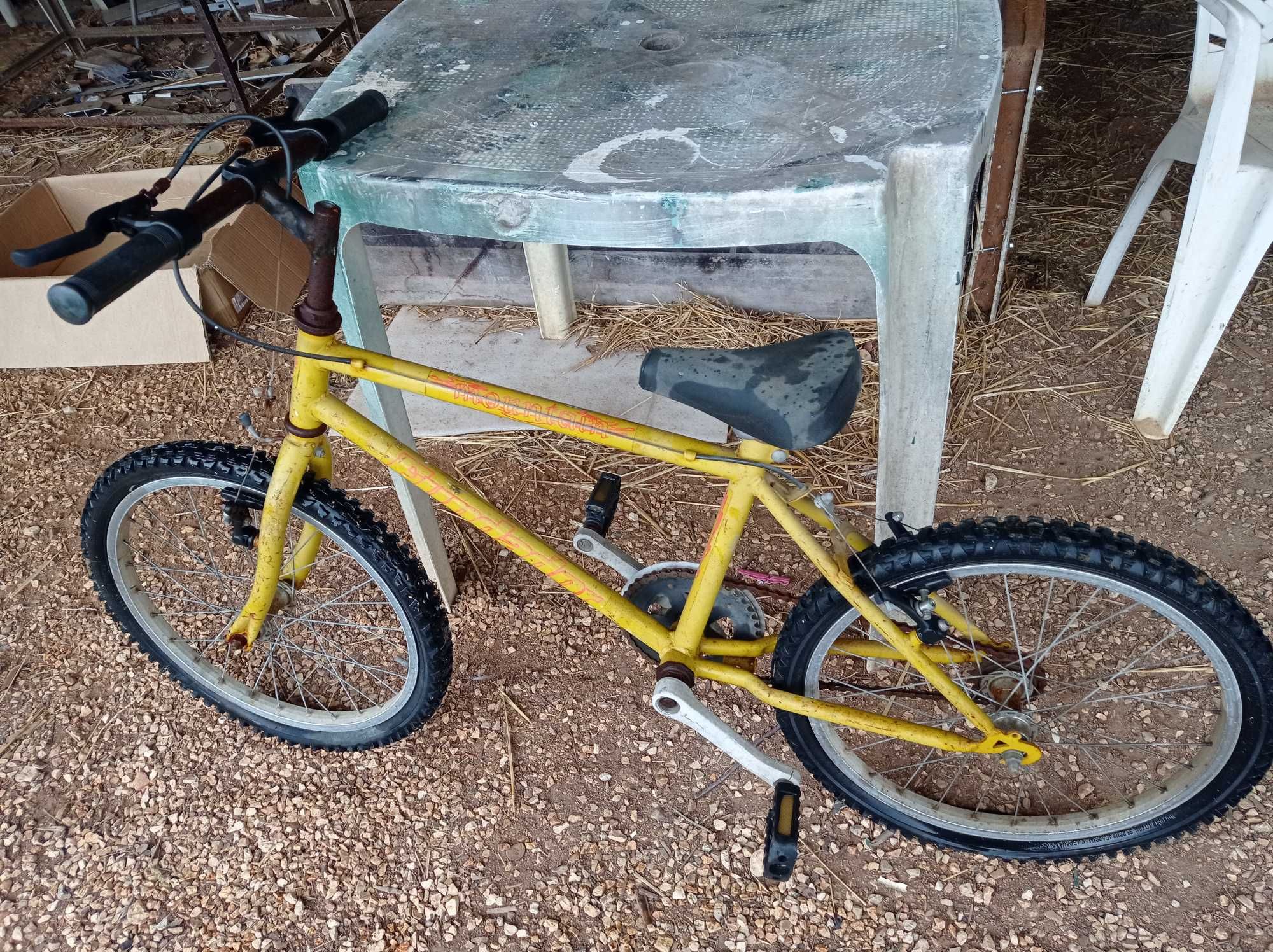 Bicicletas para venda, a bom preço.