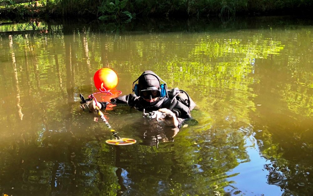 Nurek Mazury. Poszukiwanie pod wodą. Nurek Giżycko. Nurek Mikołajki